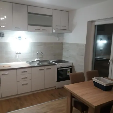 Apartman Jana Do Kraljevih Cardaka *
